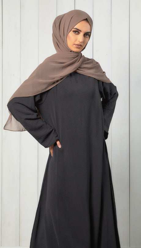 black closed abaya with pockets